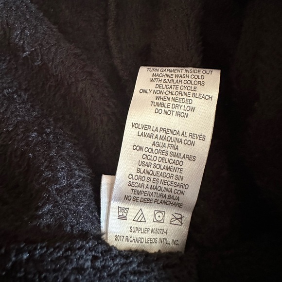 Minnie Mouse Fuzzy Onesie - Picture 9 of 10